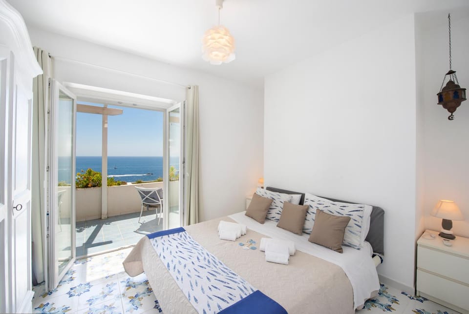 Bed, Photo of the whole room, Bedroom, Sea view