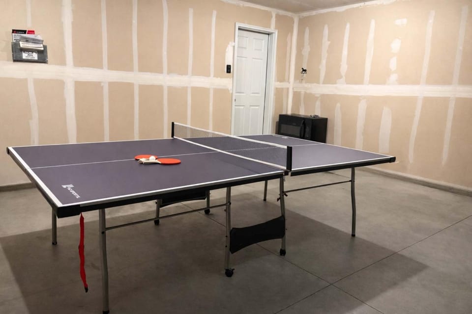 Family Friendly Playroom Garage House in Caldwell