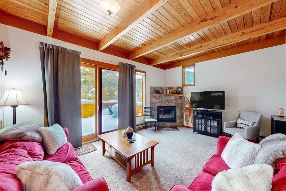 Lake to Mountain House in Keystone