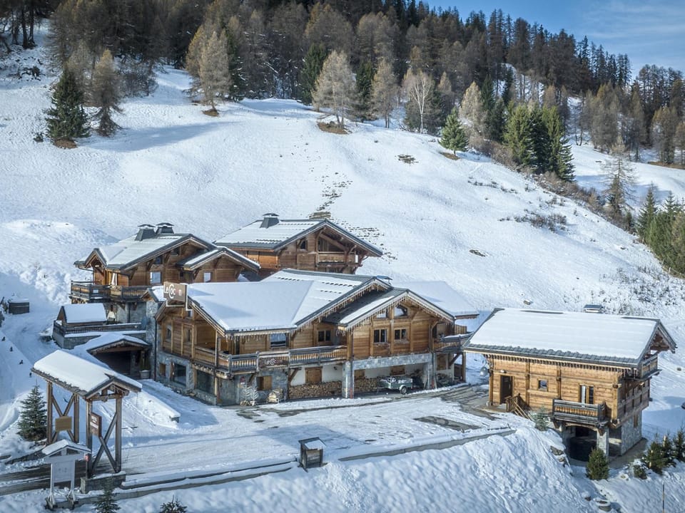 Chalet spacieux avec jacuzzi, animaux admis, proche pistes - FR-1-181-2797 Chalet in Mâcot-la-Plagne