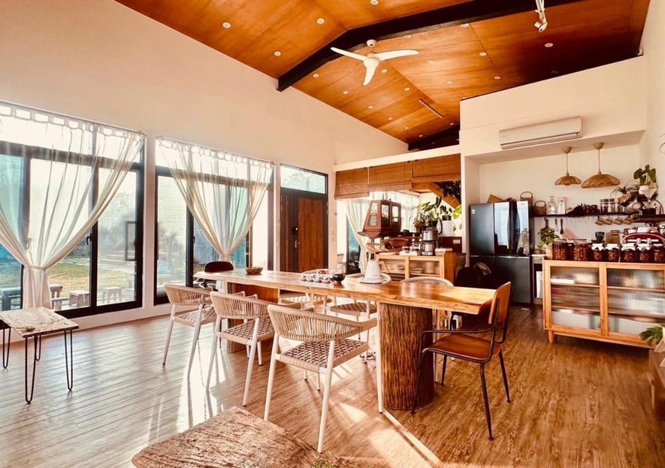 Property building, Restaurant/places to eat
