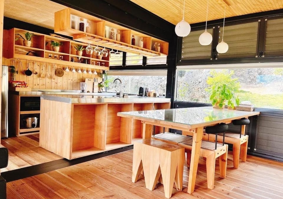 Restaurant/places to eat, Kitchen or kitchenette, kitchen