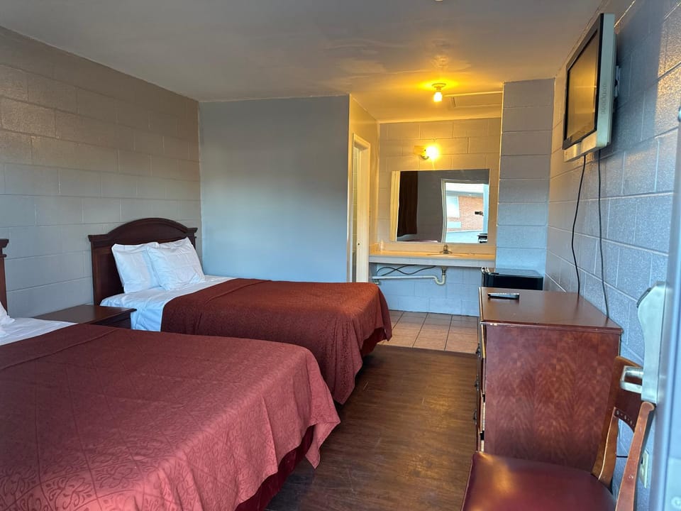 TV and multimedia, Photo of the whole room, Bedroom