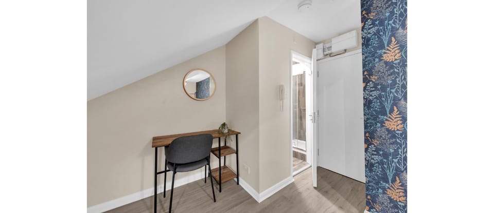 Property building, Bathroom, Seating area
