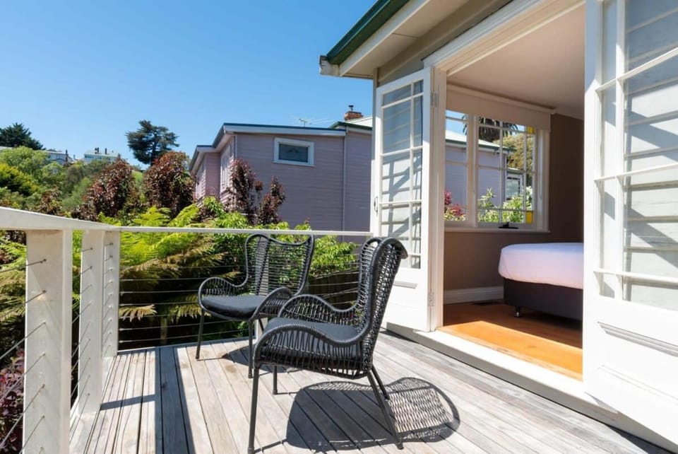 Gorgeous on Galvin: Close to Town Yet A Mile Away House in Launceston