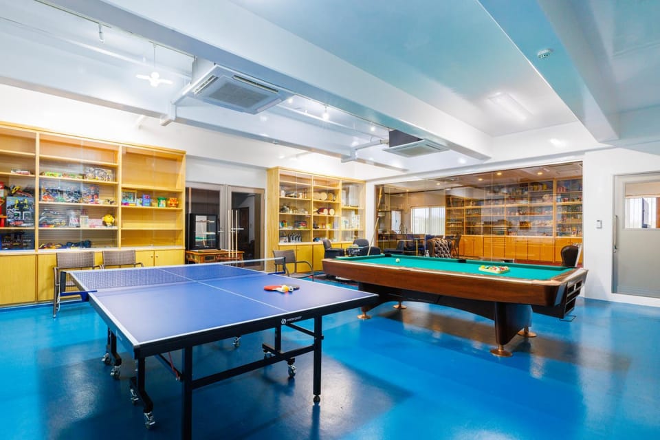 BBQ カラオケ ビリヤード 卓球も可能な露天風呂付き最大12名の一棟貸し KOEI HOUSE in KANNA House in Okinawa Prefecture