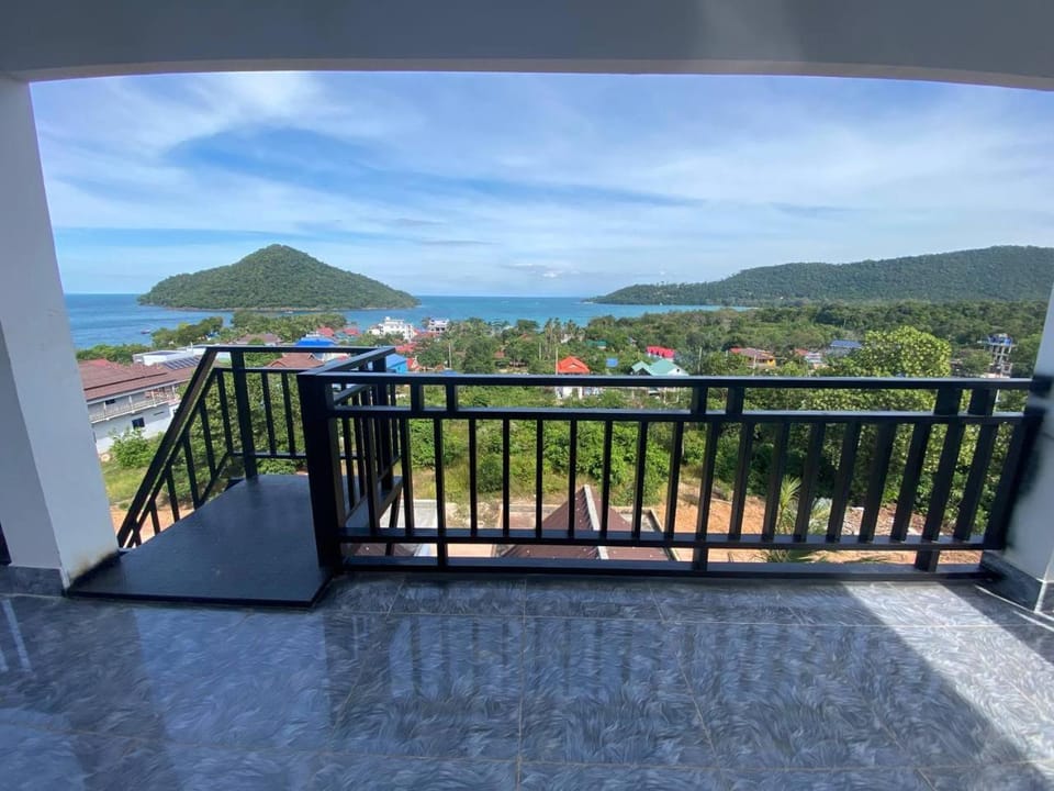 Property building, Balcony/Terrace, Sea view, Sunrise