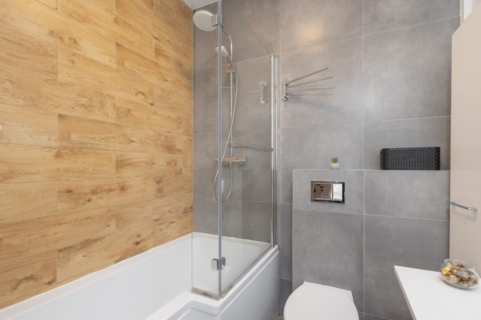 Bathroom, Bath, towels