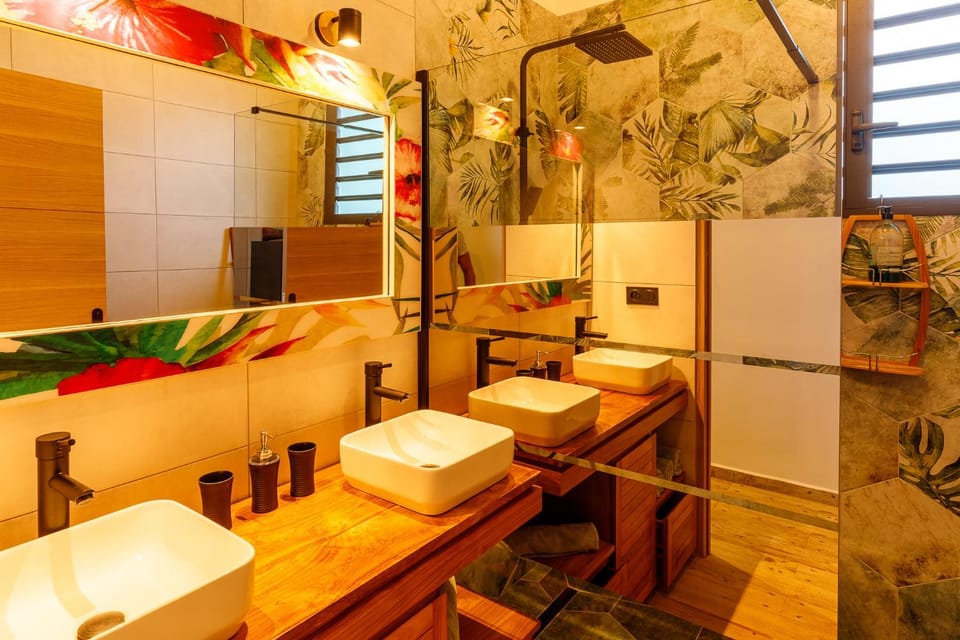 Shower, Bathroom, towels