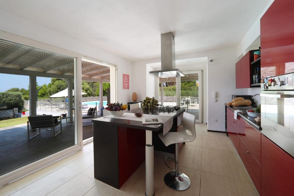 Kitchen or kitchenette, Pool view