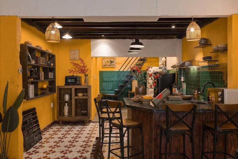 Kitchen or kitchenette, Dining area, minibar, oven, pet friendly