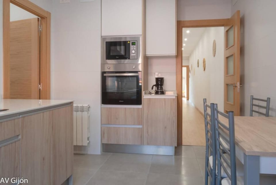 AVG Palencia 3 Apartment in Gijón