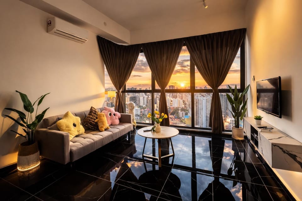 TV and multimedia, Living room, Seating area, Dining area, air conditioner