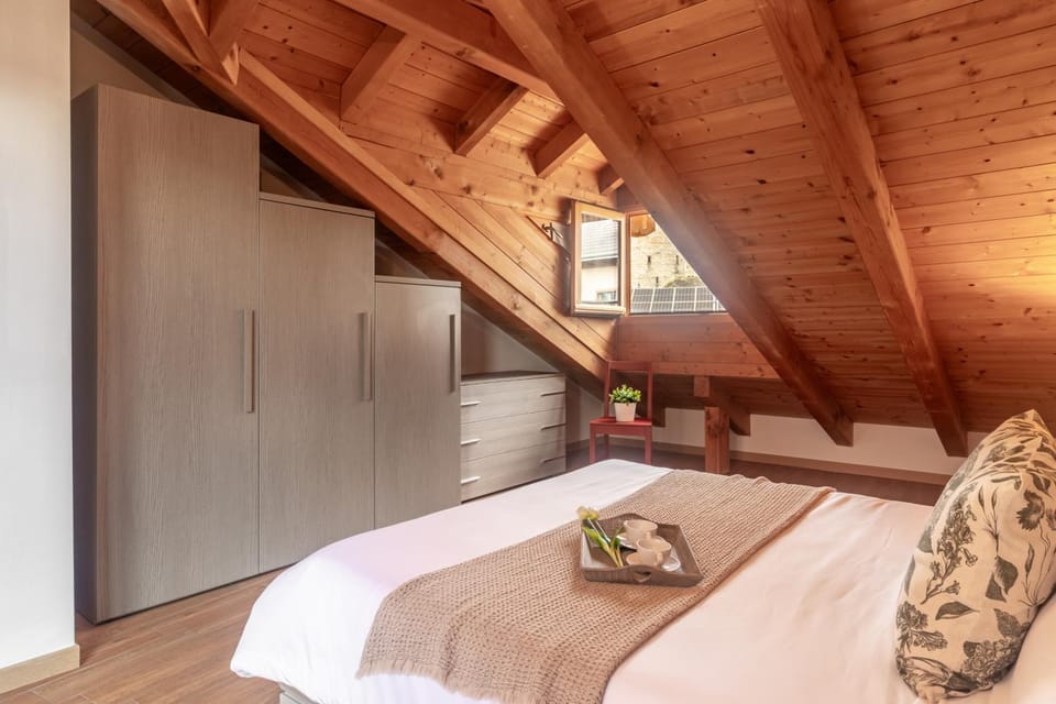 Bed, Summer, View (from property/room), View (from property/room), Decorative detail, Bedroom, City view, Mountain view, Seasons, heating, wardrobe