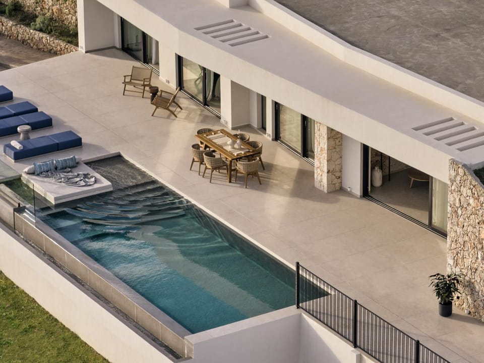 Property building, Swimming pool