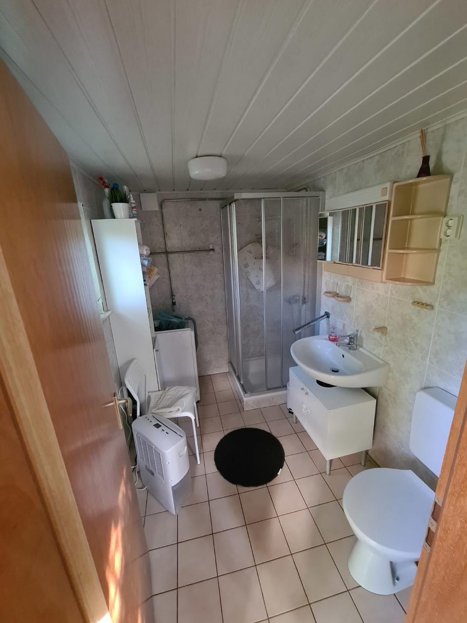 Bathroom, Living room