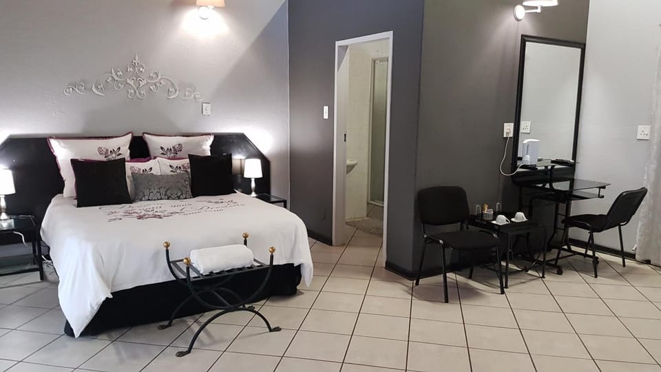 Bed, Photo of the whole room