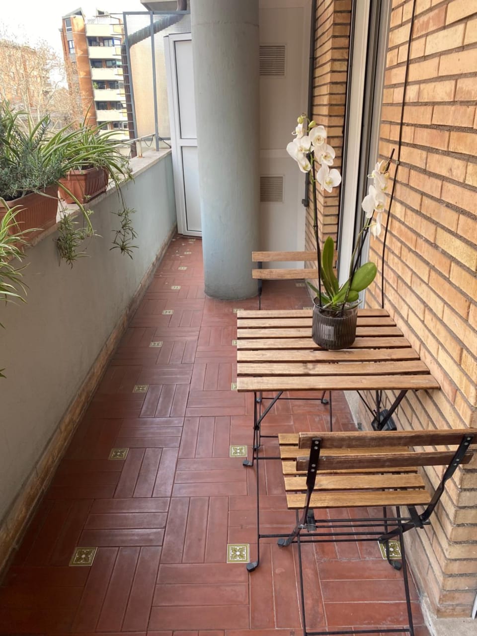 Property building, View (from property/room), Balcony/Terrace, Dining area