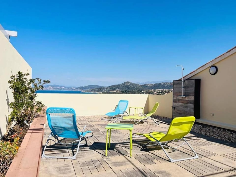 Patio, sunbed