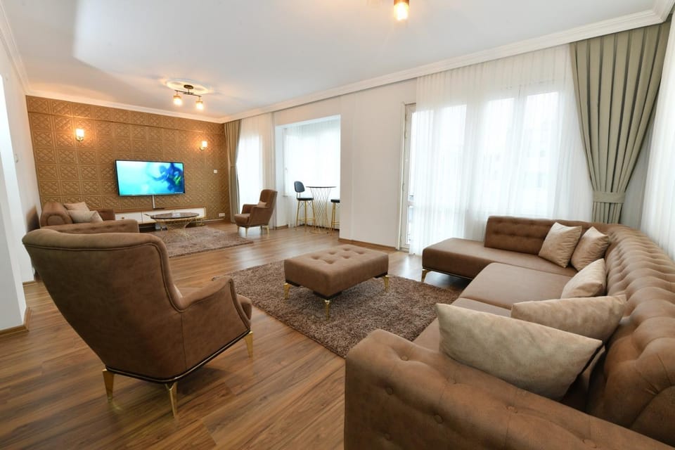 Communal lounge/ TV room, TV and multimedia, Living room, Seating area