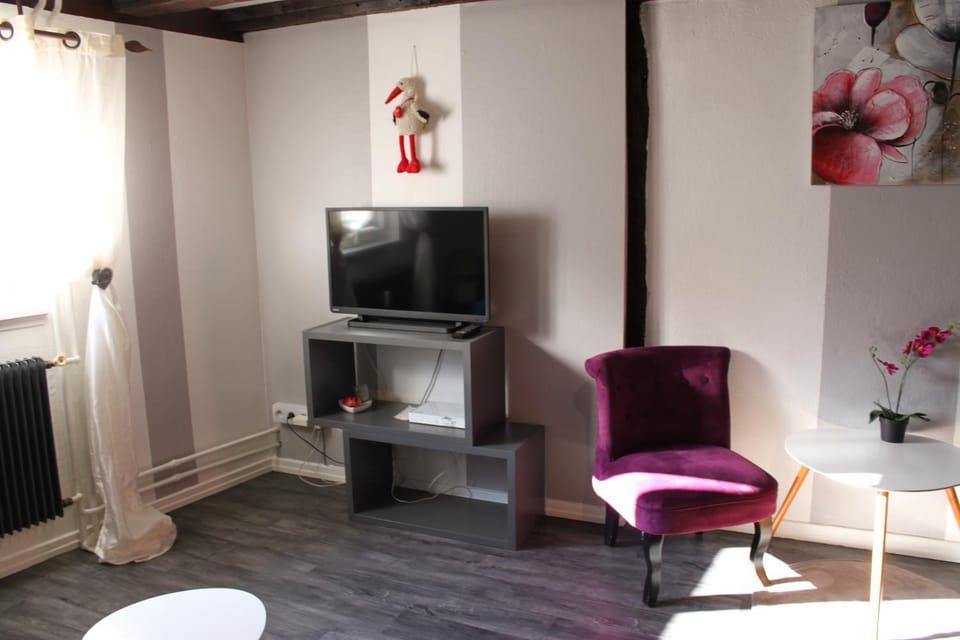 Communal lounge/ TV room, TV and multimedia, Living room, Seating area