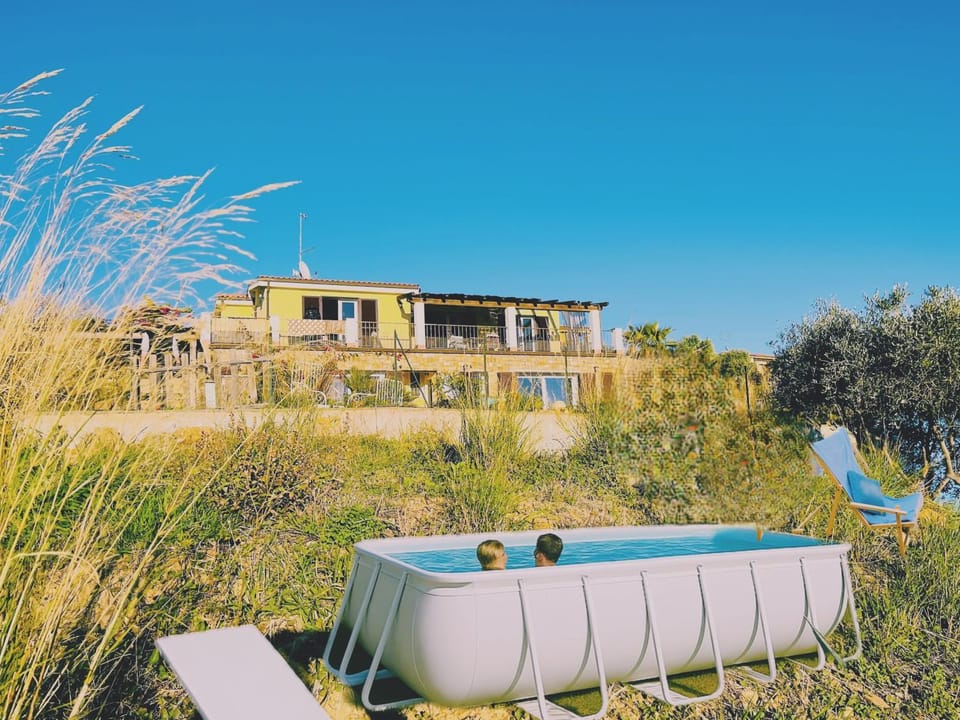 Bella Vista Poggi 180Grad fantastischer Meerblick & Pool Apartment in Imperia