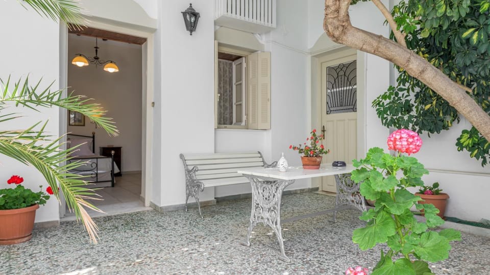 Patio, Balcony/Terrace, Seating area, Garden view