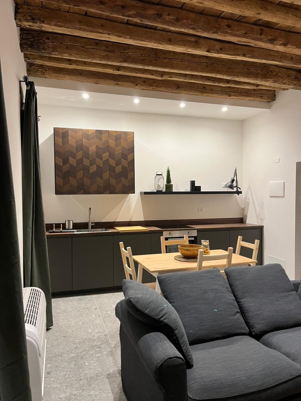 Kitchen or kitchenette, Living room, Seating area, Dining area