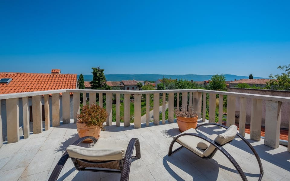 Natural landscape, View (from property/room), Balcony/Terrace, Landmark view