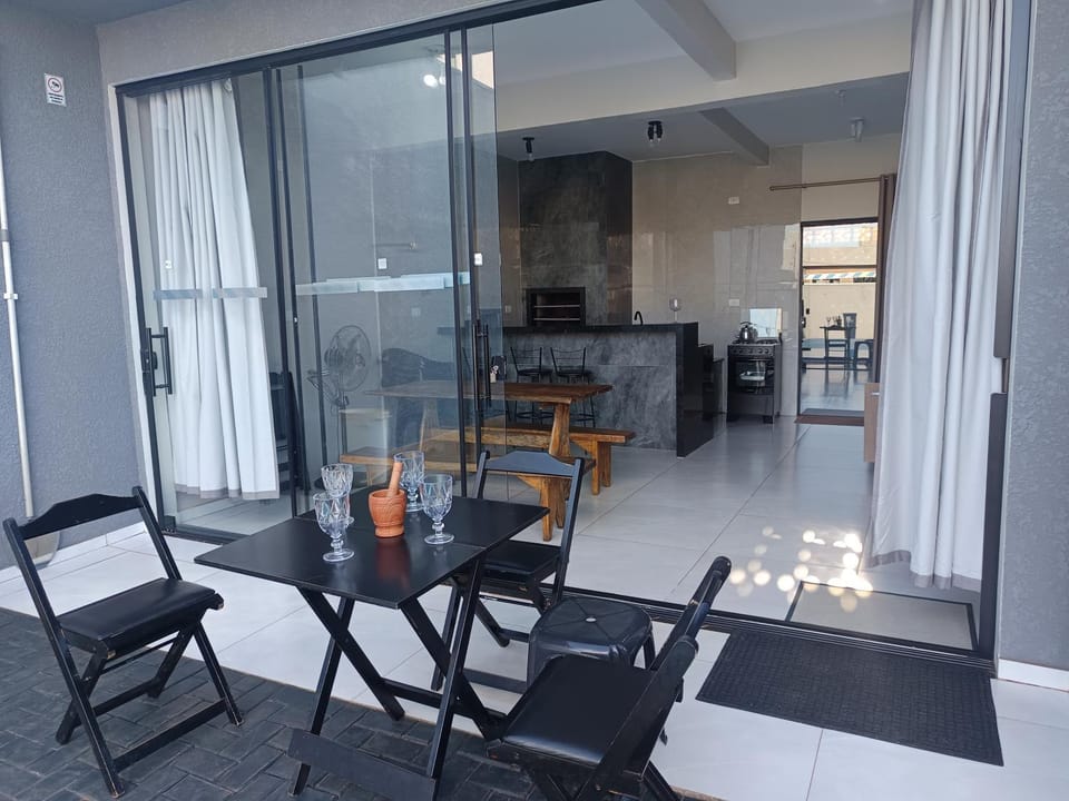 Patio, Kitchen or kitchenette, Dining area