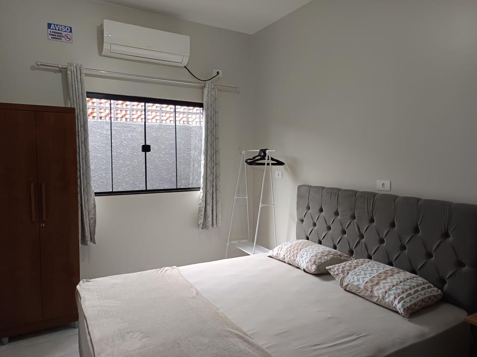 Bed, Photo of the whole room, Bedroom, air conditioner