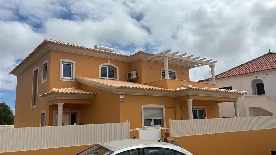 Holiday HouseV5 W/Pool & BBQ House in Albufeira