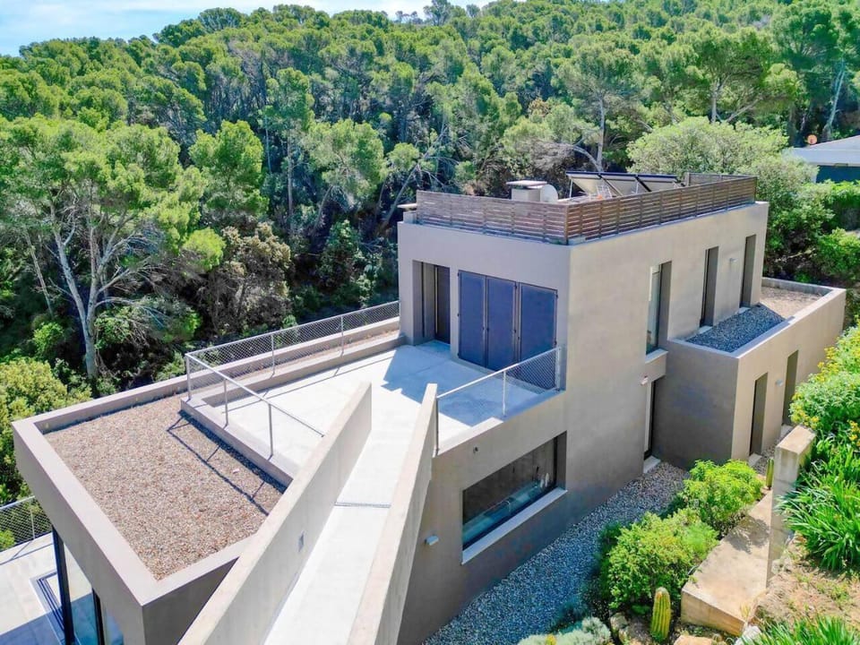 Property building, Natural landscape