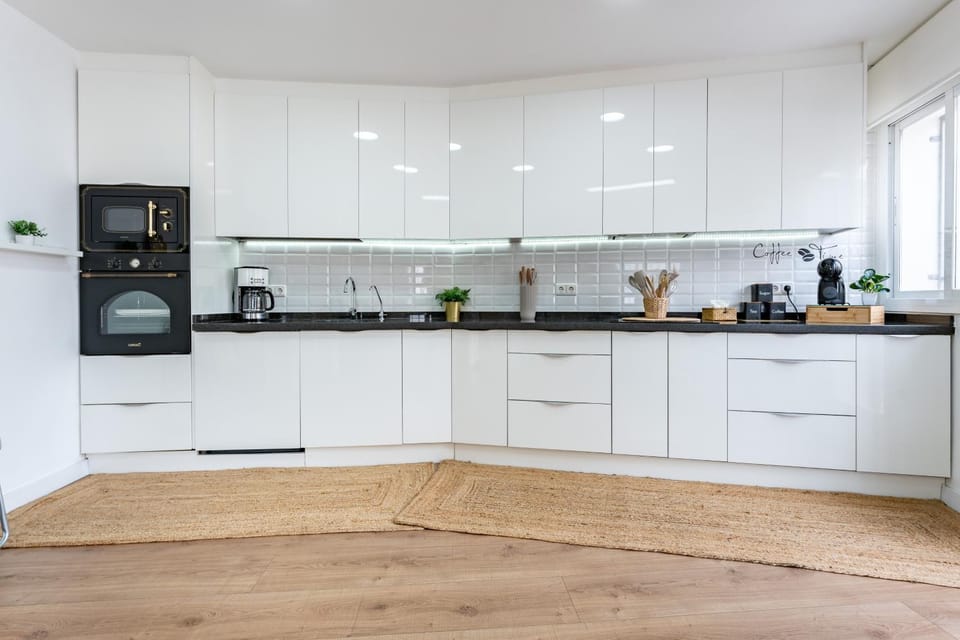 Kitchen or kitchenette, Living room