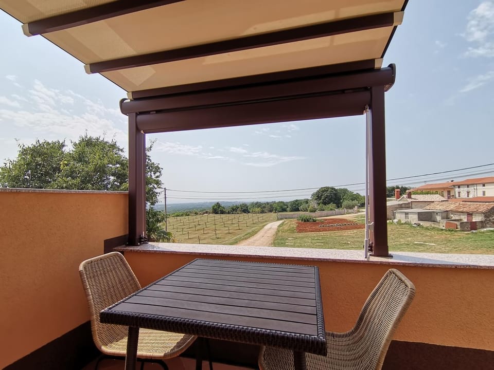 Natural landscape, View (from property/room), Balcony/Terrace