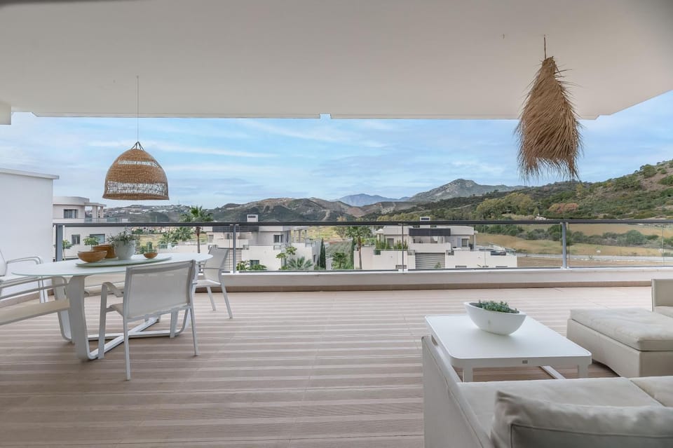 Property building, Balcony/Terrace, Living room