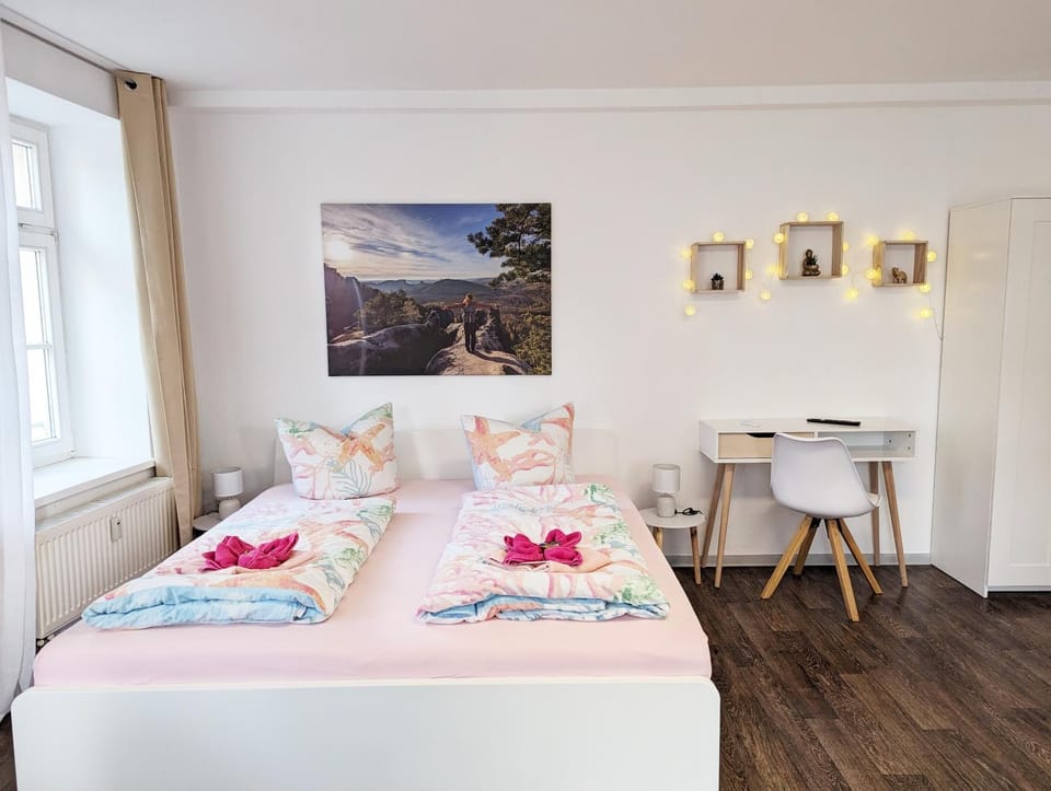 Bed, Bedroom