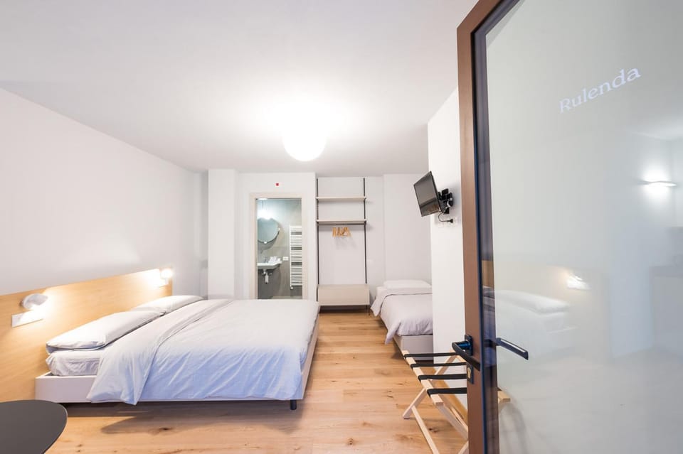 Bed, Bathroom, Photo of the whole room