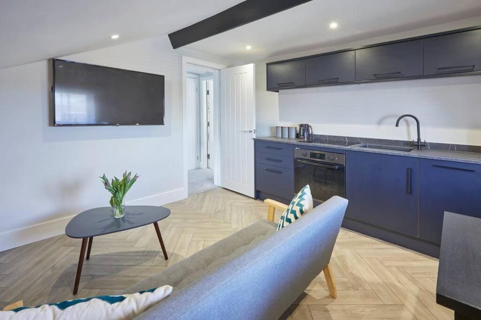 Grace's Loft - Near Beach - WiFi - Sleeps 3 Apartment in Scarborough