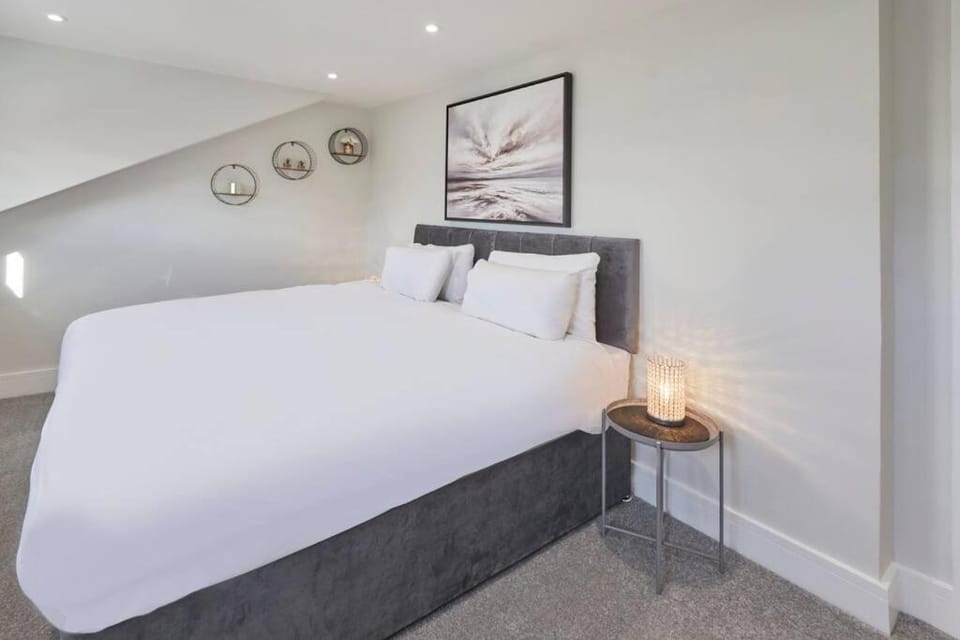 Grace's Loft - Near Beach - WiFi - Sleeps 3 Apartment in Scarborough