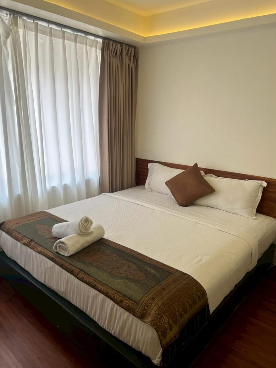 Longzhu Guesthouse Hotel in Bangkok