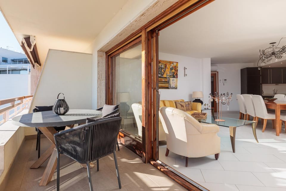 Balcony/Terrace, Living room
