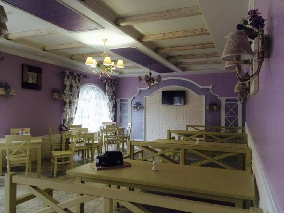 Restaurant/places to eat, Lounge or bar