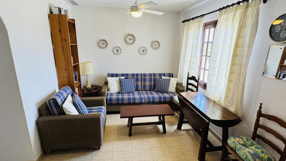 Communal lounge/ TV room, Living room