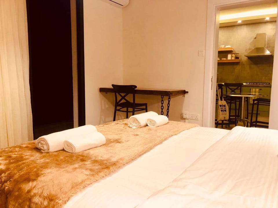 Bed, Bedroom, air conditioner