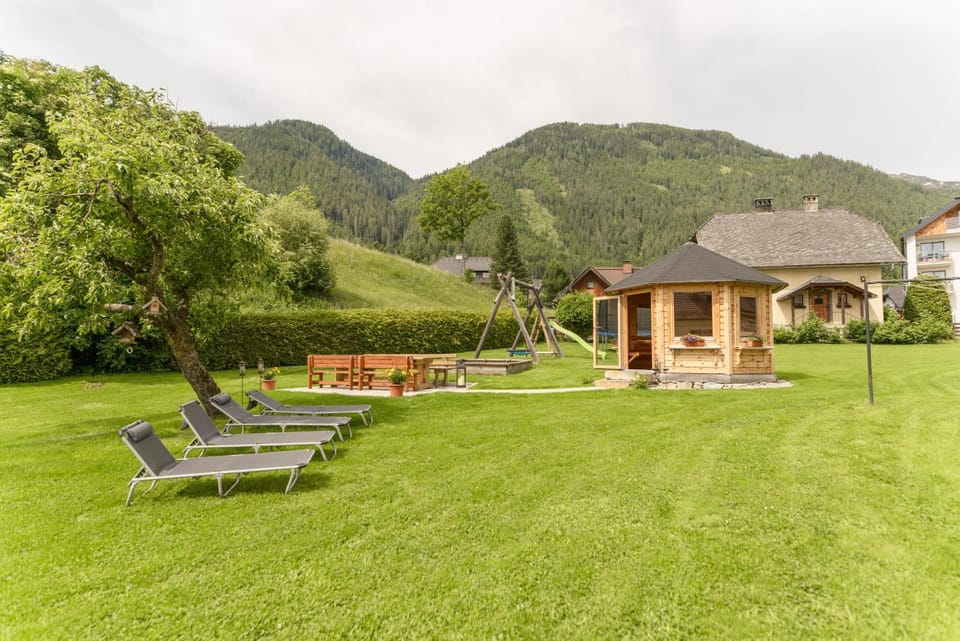 Natural landscape, Garden, Garden, Garden view, Mountain view, sunbed
