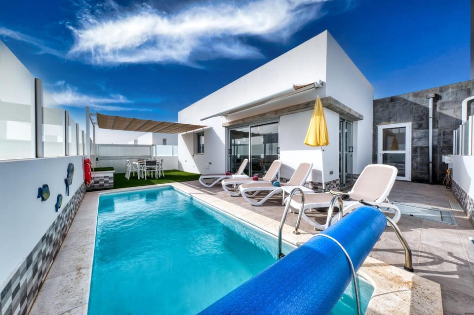Solarium, Swimming pool, Swimming pool