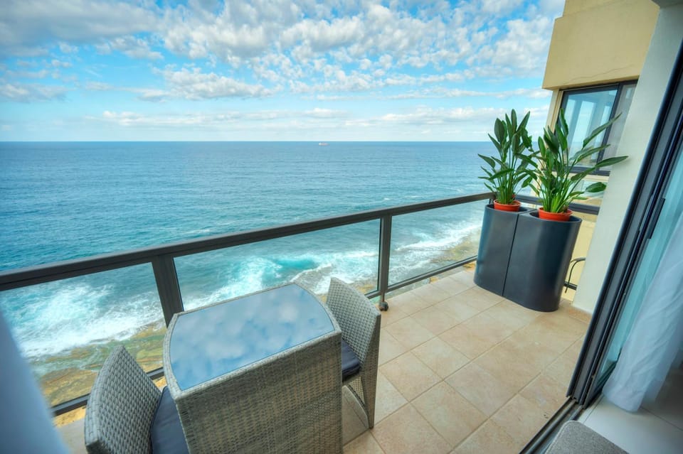 Modern, large 3bedroom, spectacular views GOSLM-9 Apartment in Sliema