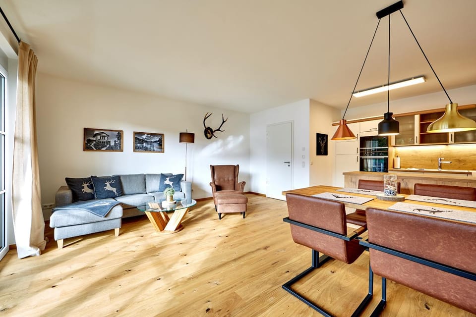 Kitchen or kitchenette, Living room, Seating area, Dining area