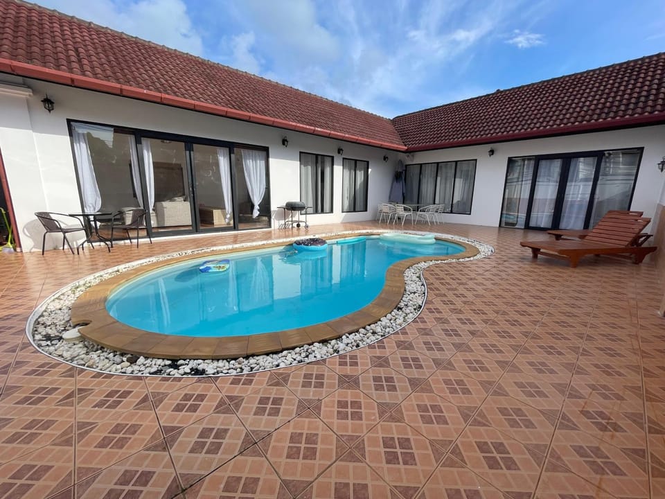 Property building, Swimming pool